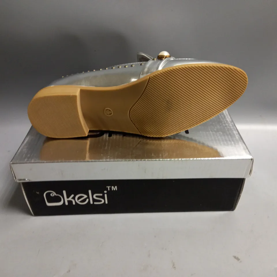 BOXED KELSI LADIES FLAT SHOES SILVER WITH BEADING DETAIL. SIZE 5