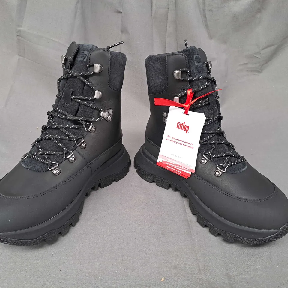 BOXED PAIR OF FITFLOP NEO-D-HYKER WATERPROOF BOOTS IN BLACK UK SIZE 4.5