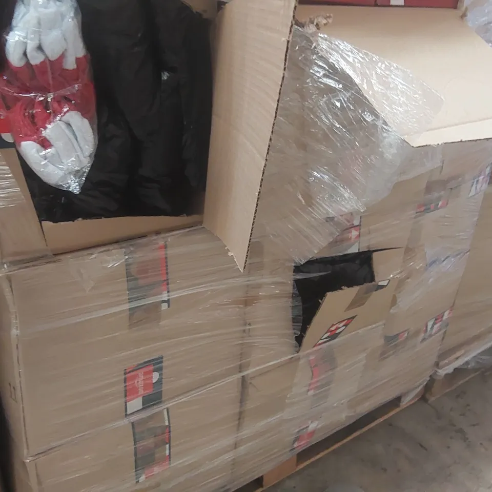 PALLET CONTAINING A VERY LARGE QUANTITY OF ASSORTED ITEMS INCLUDING: SANTA LETTER SETS, SANTA HATS LED WREATHS ECT