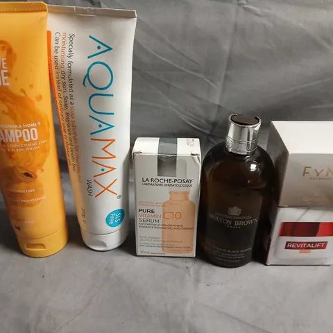 TOTE OF APPROX 10 ASSORTED COSMETIC ITEMS TO INCLUDE  LA ROCHE-POSAY VITAMIN C SERUM, MOLTON BROWN BOTTLE, REVITALIFT BOX, SHAMPOO & CLEANSER TUBES