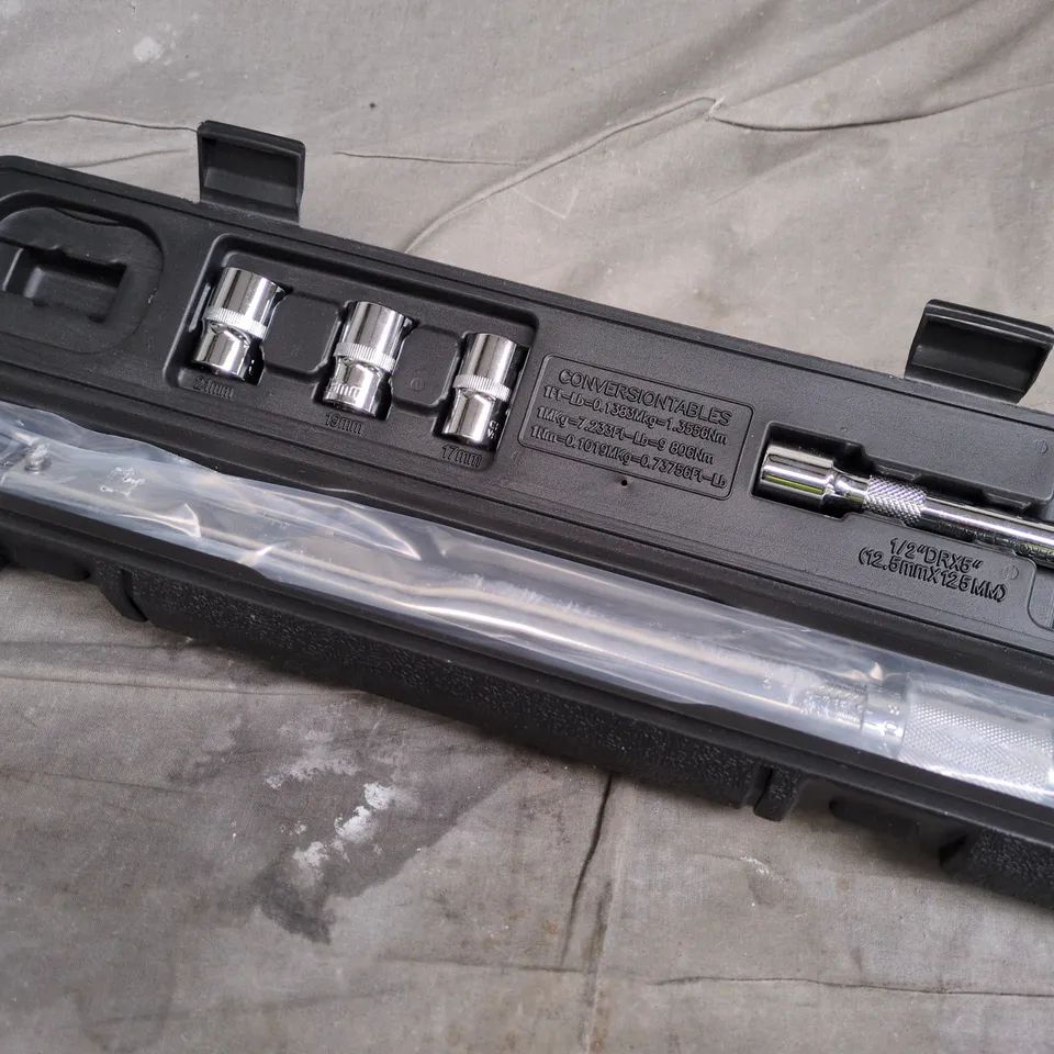 1/2-INCH DRIVE MICROMETER ADJUSTABLE TORQUE WRENCH WITH CASE