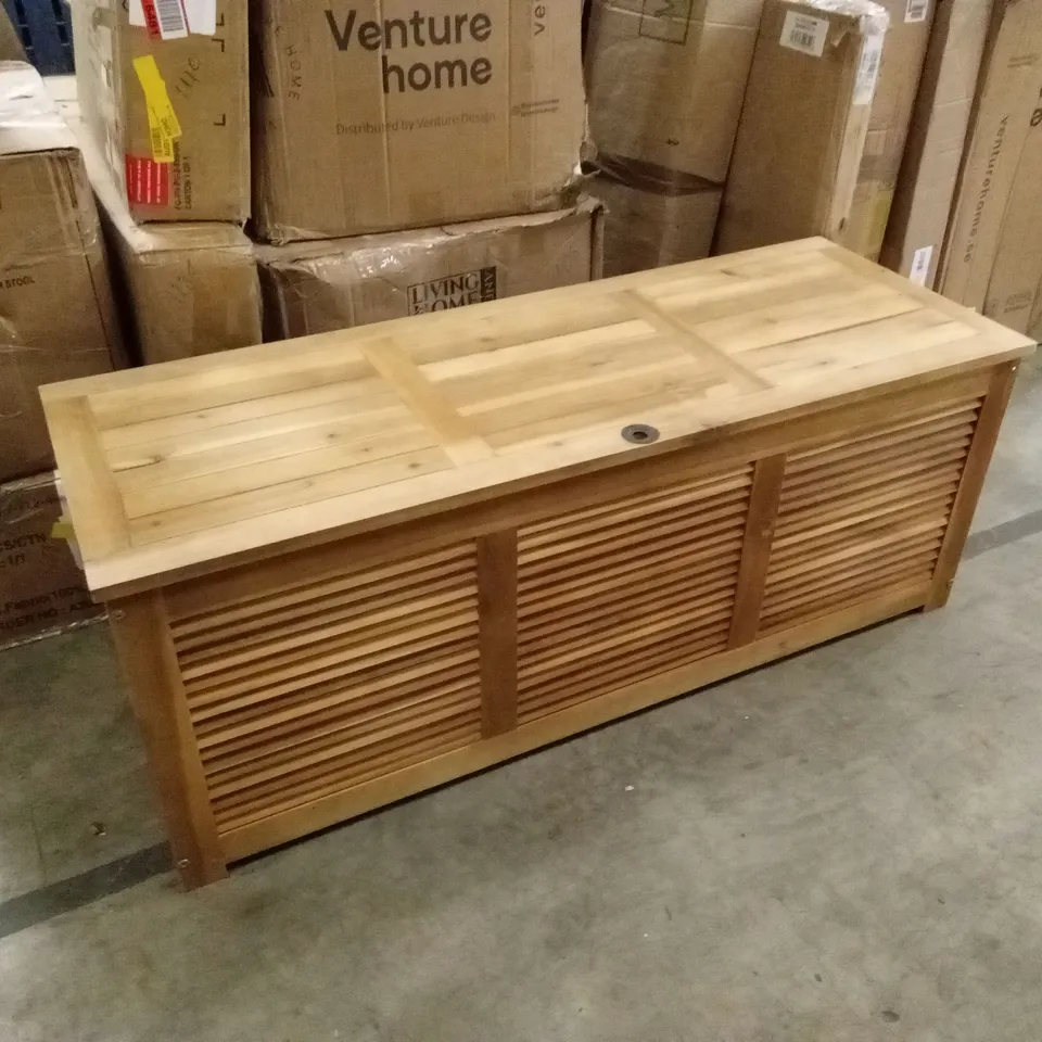 WOODEN BENCH STORAGE CHEST