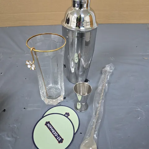 COCKTAIL SHAKER & GLASS SET 