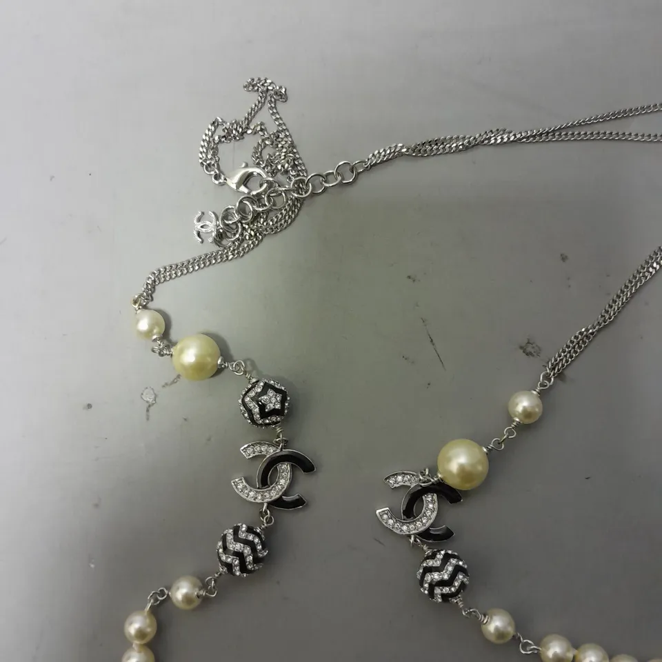 BOXED CHANEL PEARL NECKLESS 