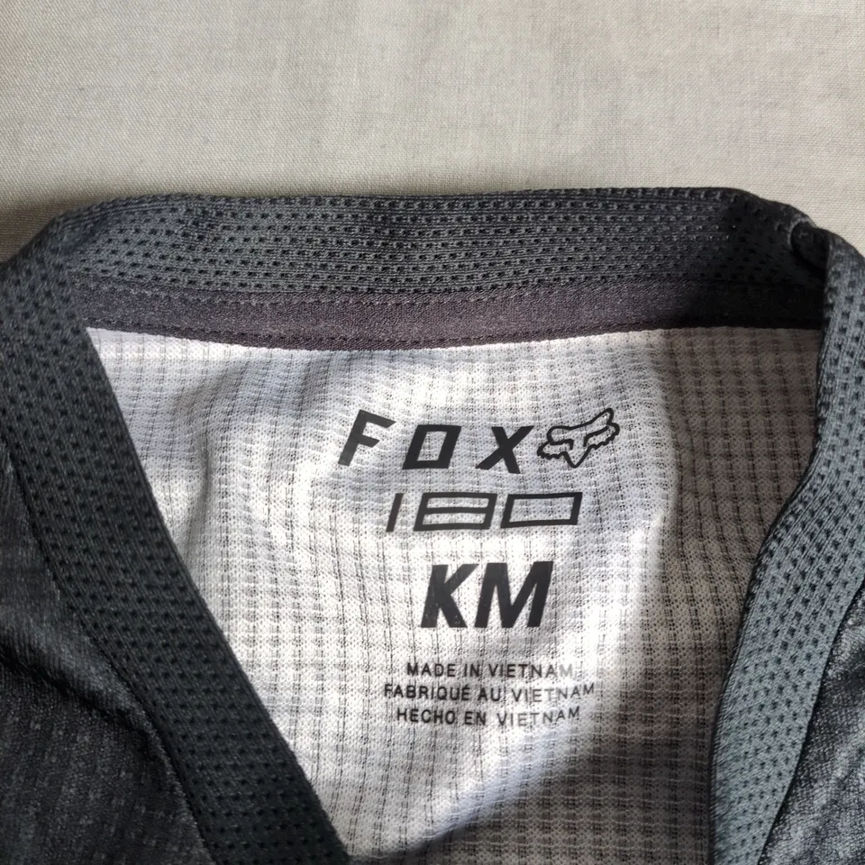 FOX RACING KIDS BLACKOUT JERSEY – KIDS MEDIUM (KM)