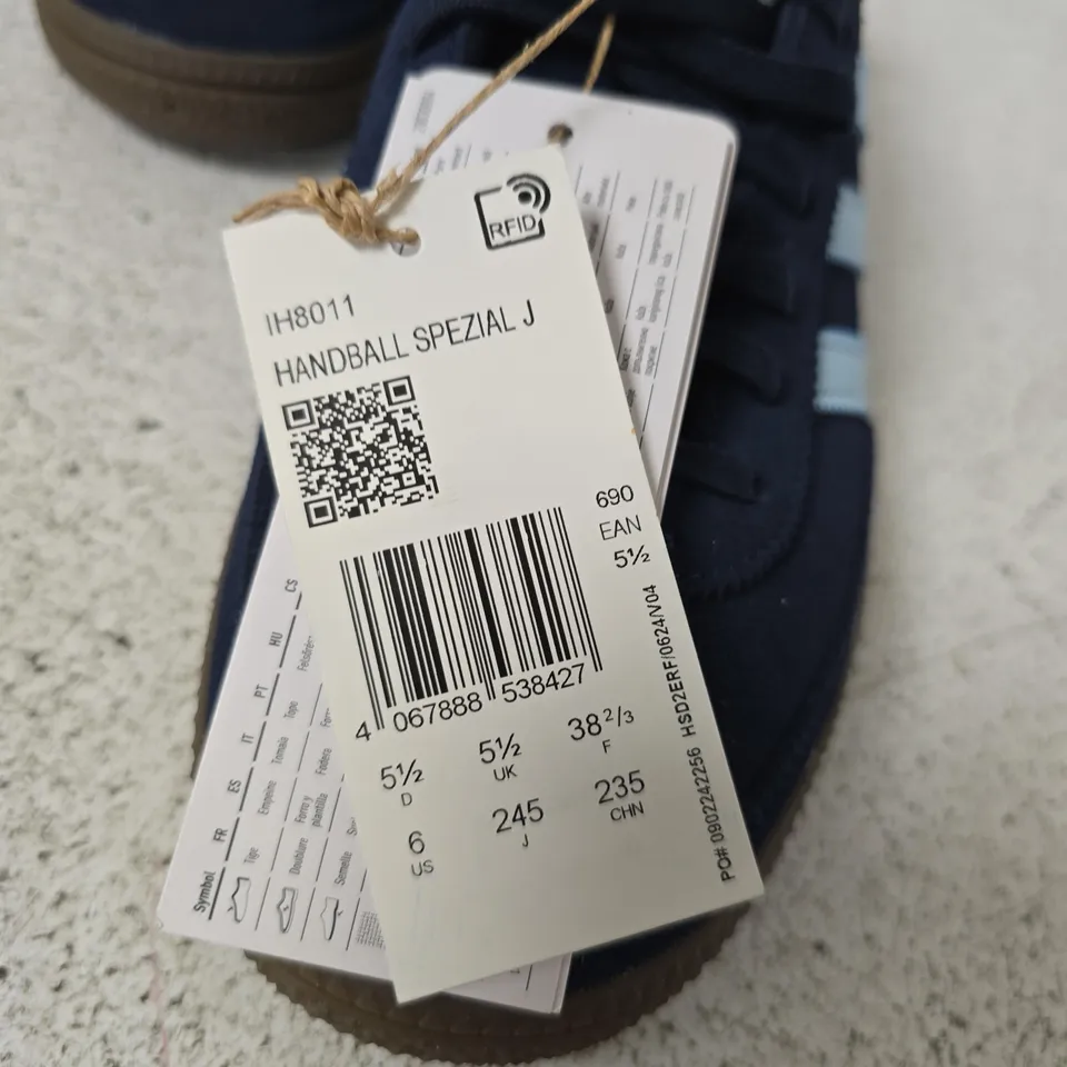 ADIDAS HANDBALL SPEZIAL J SNEAKERS – NAVY WITH LIGHT BLUE DETAILS, UK 5.5