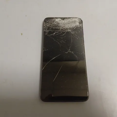 MOTOROLA ONE MACRO