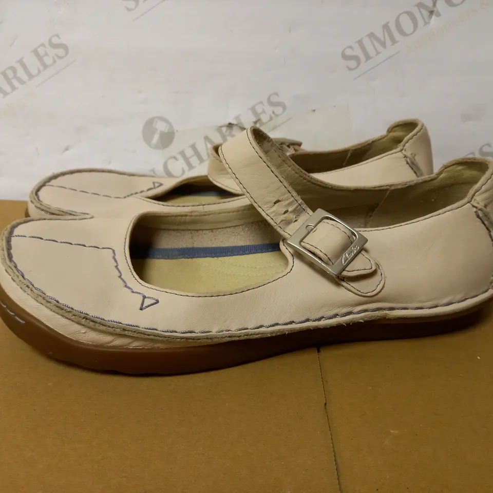 PAIR SKECHERS, MID GREY SLIP ON TRAINERS, UK SIZE 5