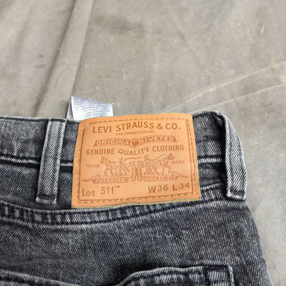 LEVI'S DARK GREY JEANS W36 L34