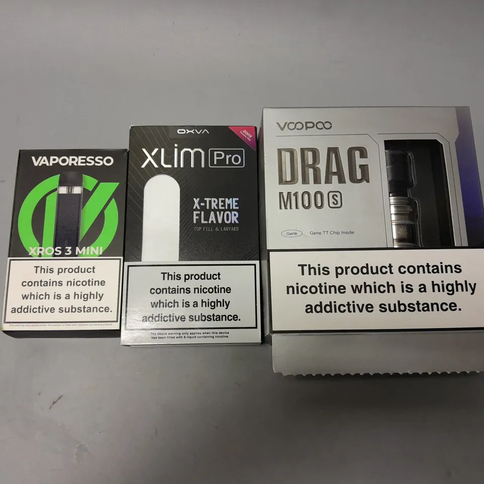 APPROXIMATELY 10 ASSORTED E-CIGARETTES TO INCLUDE VOOPOO DRAG M100S, OXVA XLIM PRO, VAPORESSO XROS 3 MINI, ETC