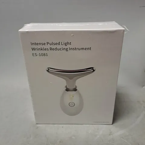 SEALED INTENSE PULSED LIGHT WRINKLE REDUCING DEVICE