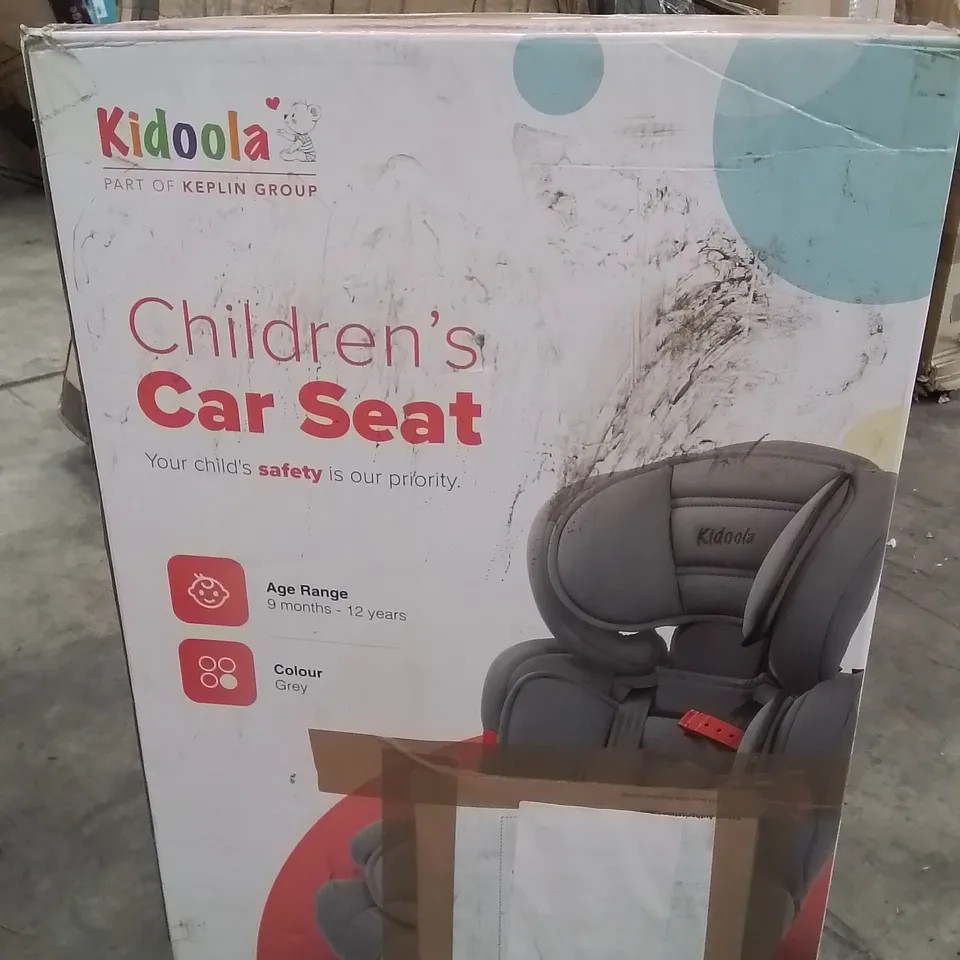 BOXED KIDOOLA CHILDREN'S CAR SEAT
