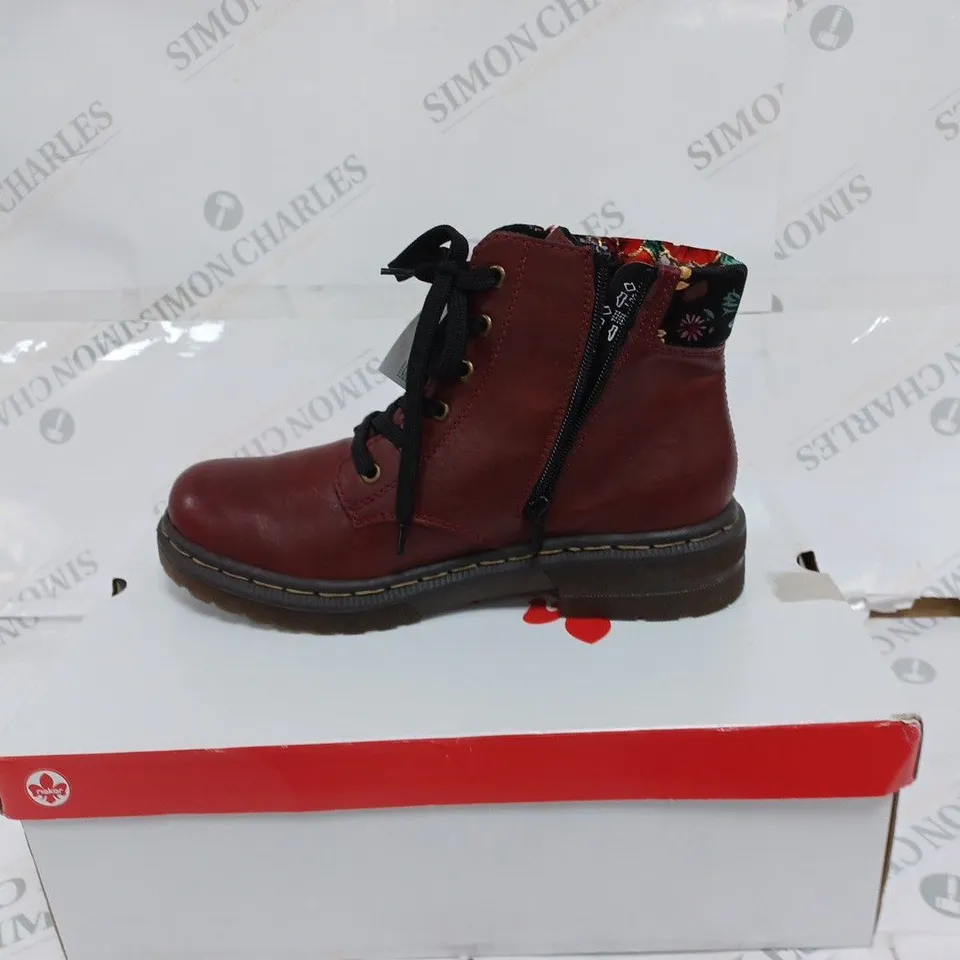 BOXED RIEKER RED INTEREST COLLAR BOOTS- SIZE 7.5