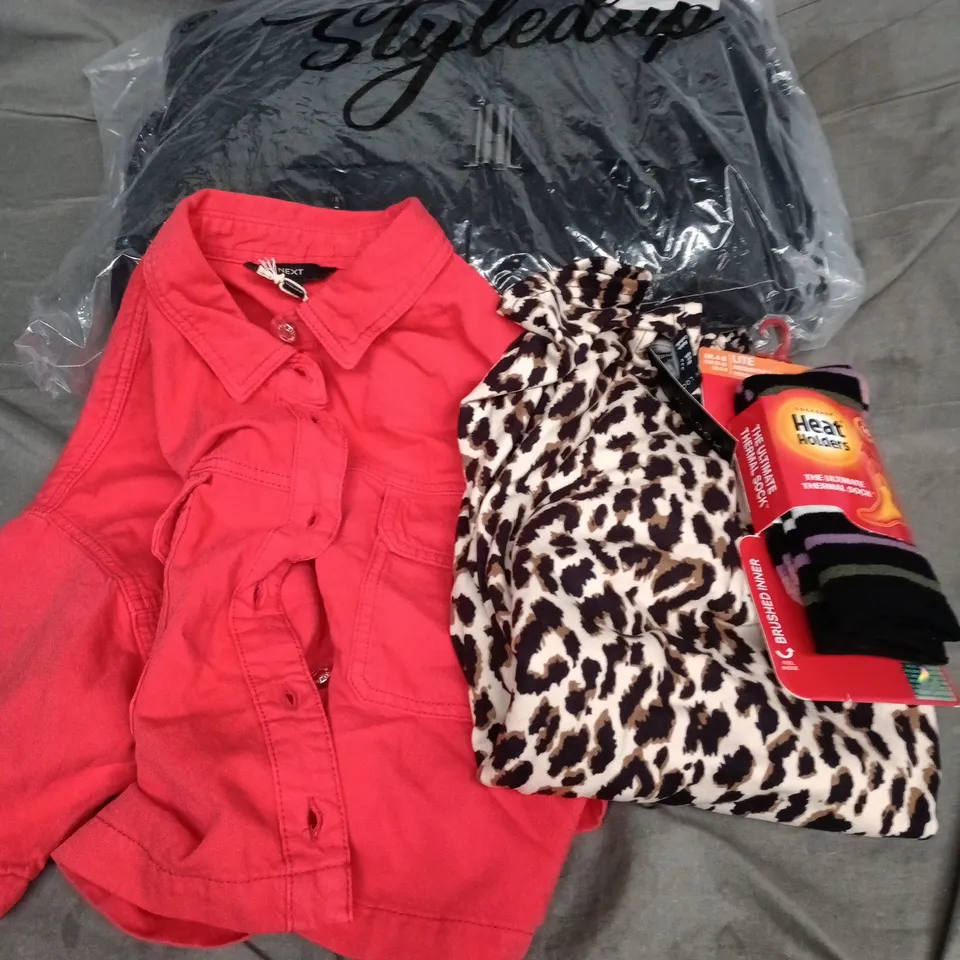 BOX OF APPROXIMATELY 20 ASSORTED CLOTHING ITEMS TO INCLUDE COAT, SOCKS, DRESS, ETC