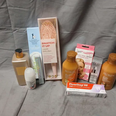 APPROXIMATELY 15 ASSORTED COSMETICS ITEMS TO INCLUDE SBATCH IT UP HAIRBRUSH, REDKEN SHAMPOO, ALL-DAY LIP STAIN, ETC