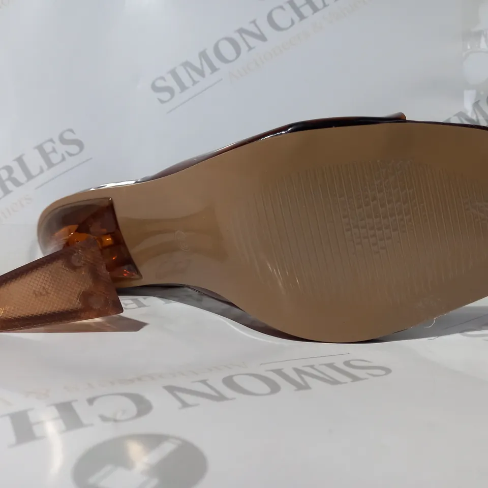 BOXED PAIR OF DESIGNER OPEN TOE HEELED SHOES IN TRANSPARENT BROWN EU SIZE 39