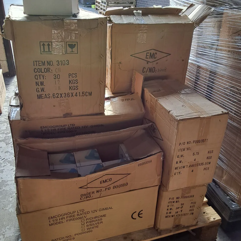 PALLET CONTAINING 13 MULTIPACK BOXES OF ASSORTED LIGHTING ITEMS INCLUDES ASSORTED EMCOLITE DOWNLIGHTS