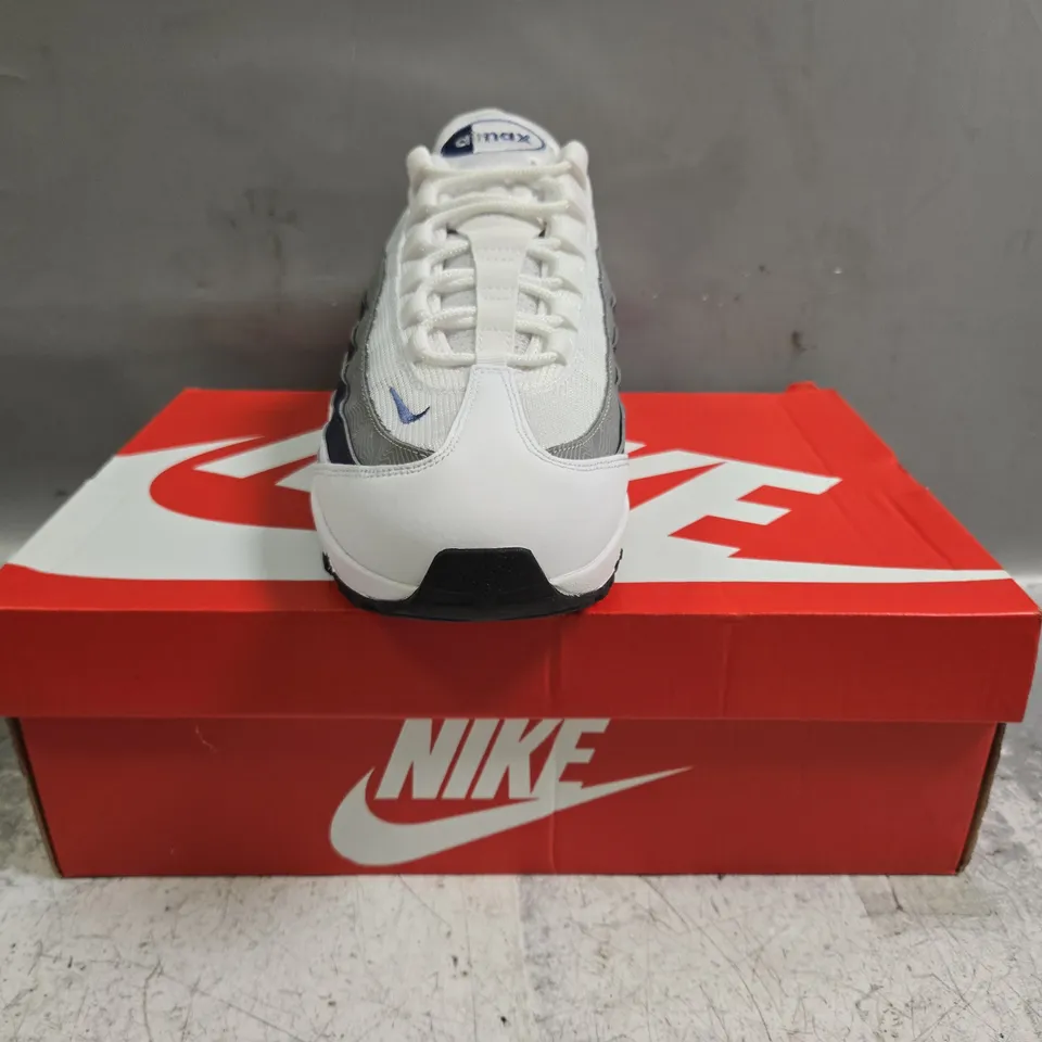 BOXED PAIR OF NIKE AIR MAX 95 SHOES IN WHITE/BLUE SIZE UK 11