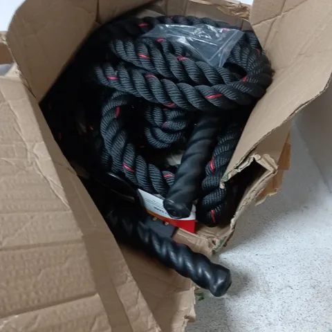 HEAVY-DUTY BRAIDED ROPE JUMP ROPE – BLACK WITH RED FLECKS