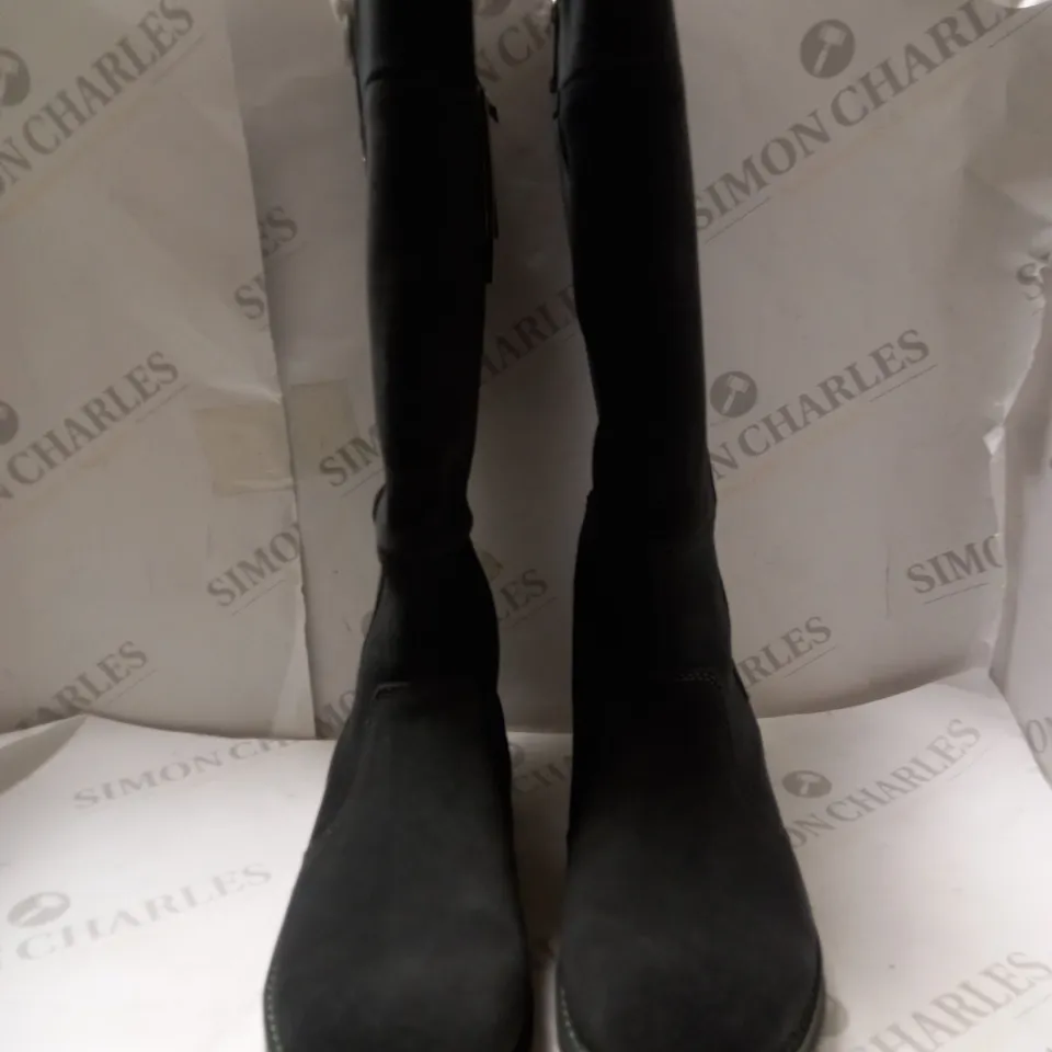 EMU AUSTRALIA MOONTA KNEE HIGH BOOTS - UK SIZE 5, DARK GREY