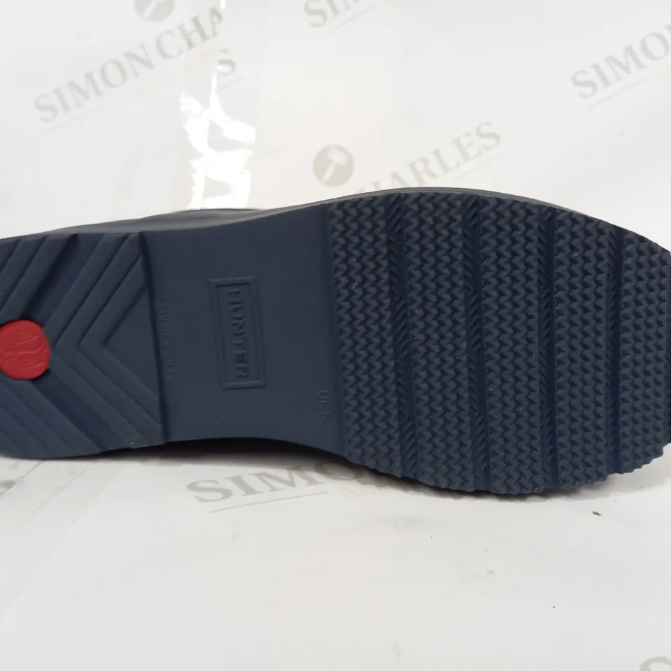 BOXED PAIR OF HUNTER ORIGINAL PLAY BOOTS IN BLUE UK SIZE 5