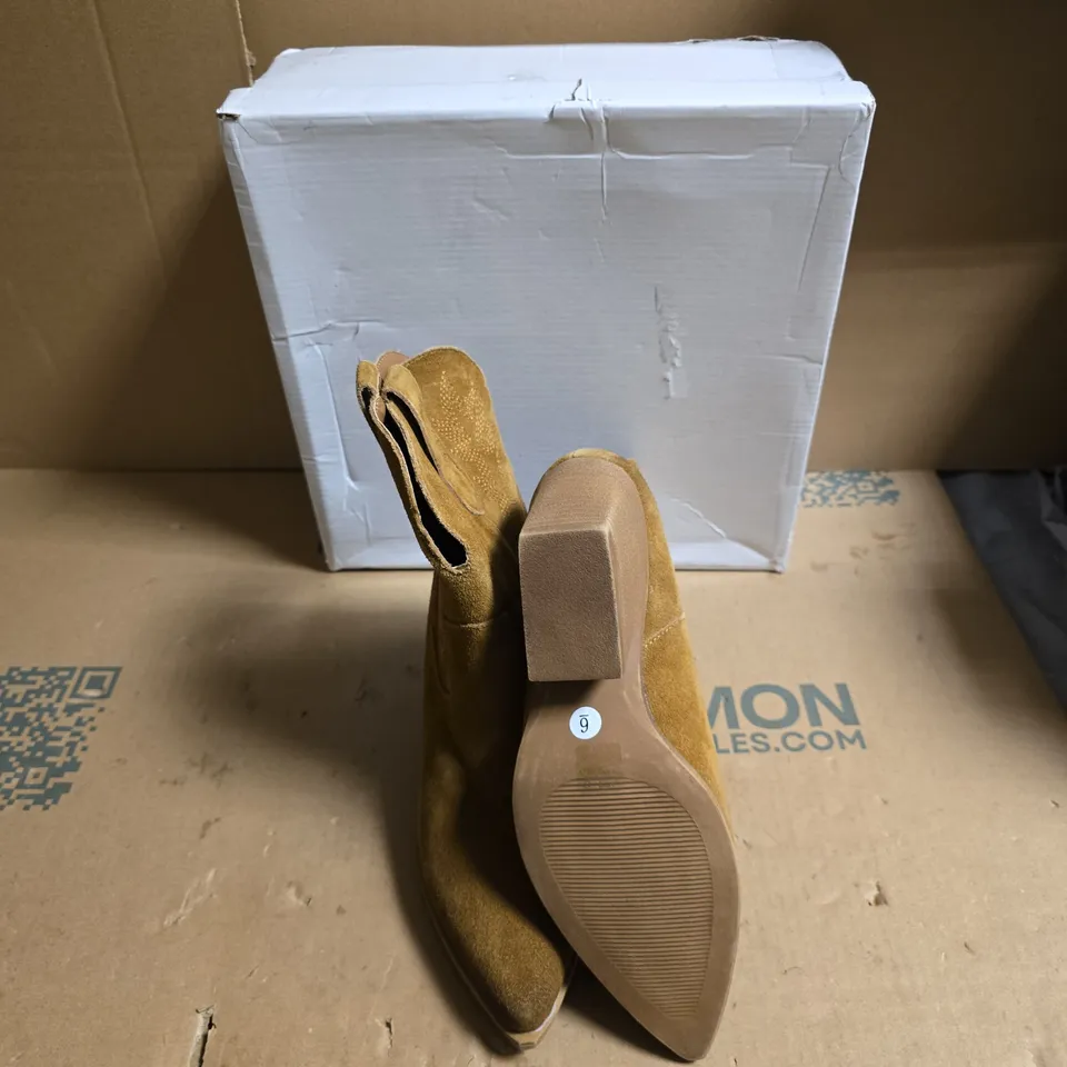 TAN SUEDE ANKLE BOOTS WITH WESTERN STYLING - UK SIZE 6 