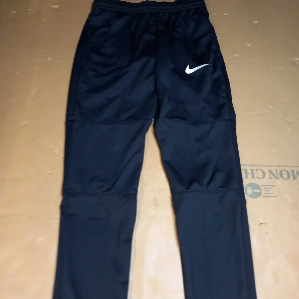 NIKE LOGO TRACKSUIT BOTTOMS SIZE S