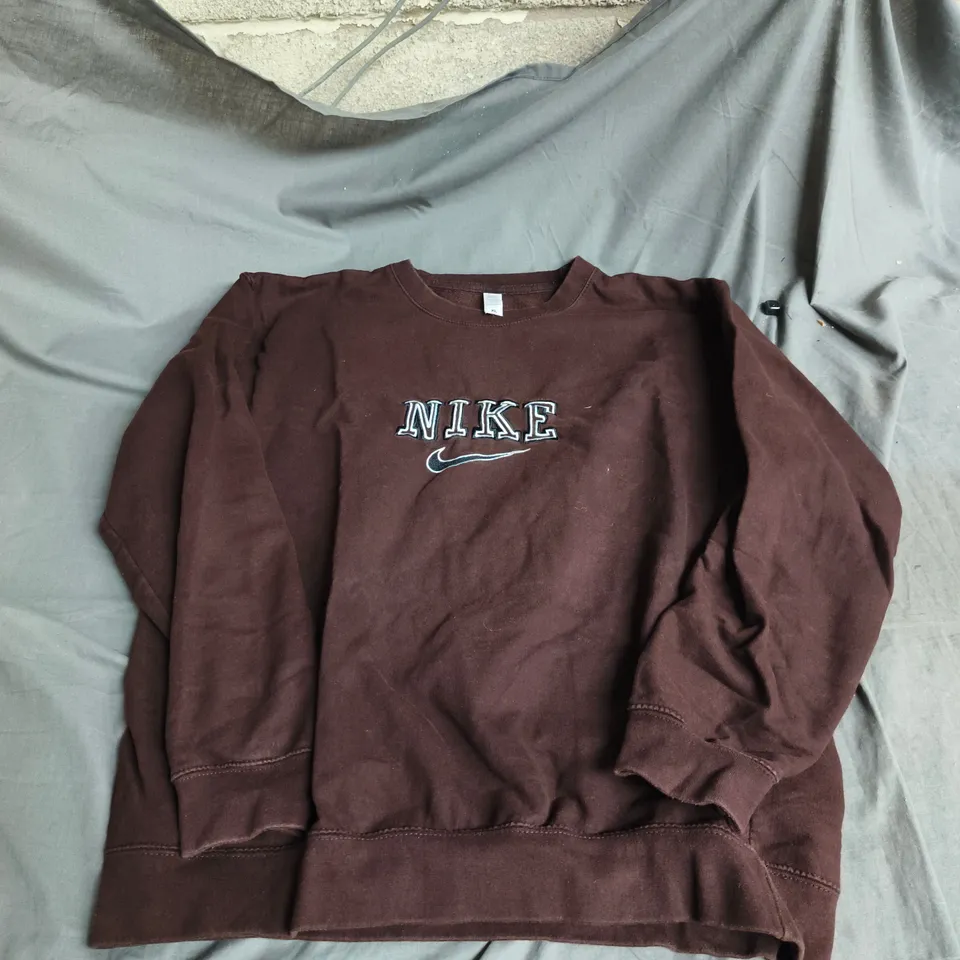 NIKE BROWN SWEATSHIRT – XL