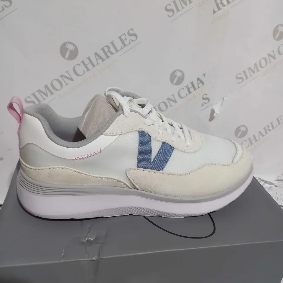 VIONIC DESIGNER TRAINERS - WHITE - UK SIZE 6