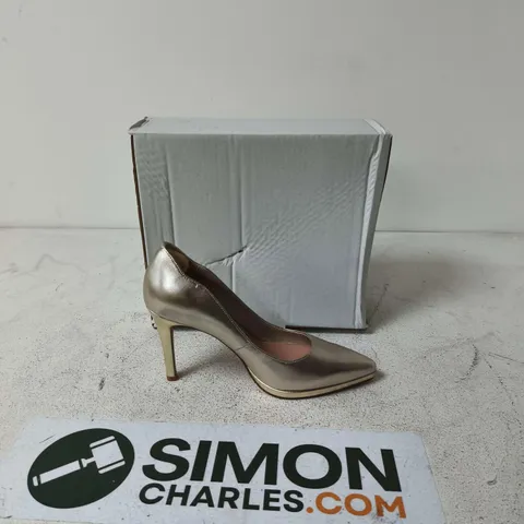 RUTH LANGSFORD WOMEN'S METALLIC HIGH-HEELED SHOE - POINTED TOE -EUR SIZE 40
