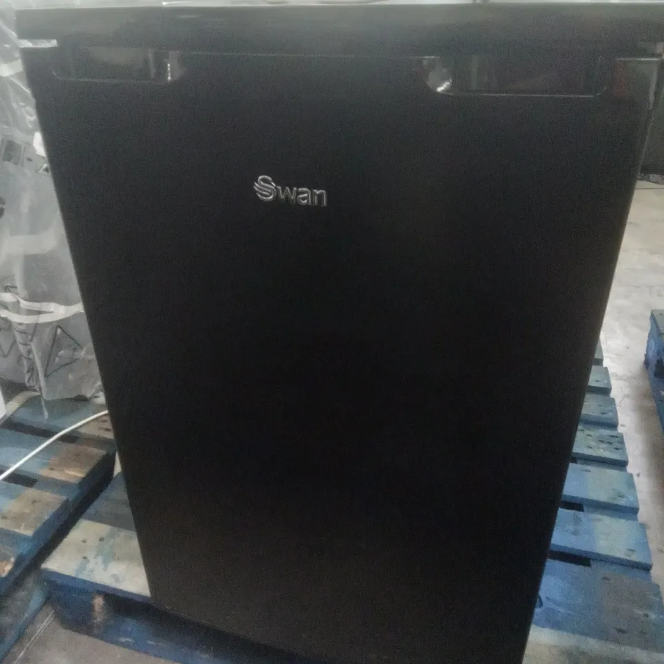 GRADE 1 SWAN SR15840B 45 CM WIDE FREESTANDING FRIDGE BLACK