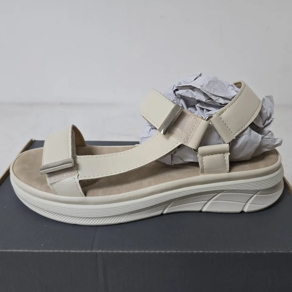 BOXED DUNLOP SERAFINA SHOES, BONE WHITE - SIZE 7