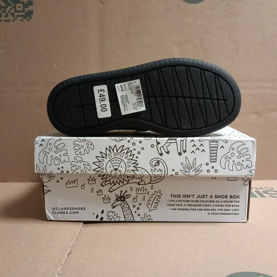 BOXED PAIR OF CLARKS KIDS VELCRO STRAP SHOES IN BLACK SIZE 12.5