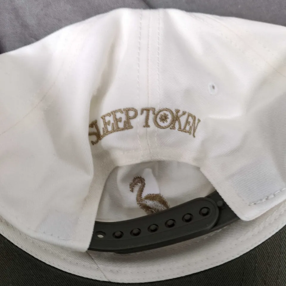 BASEBALL CAP – WHITE CROWN WITH OLIVE BRIM AND FLAMINGO EMBROIDERY SLEEP TOKEN
