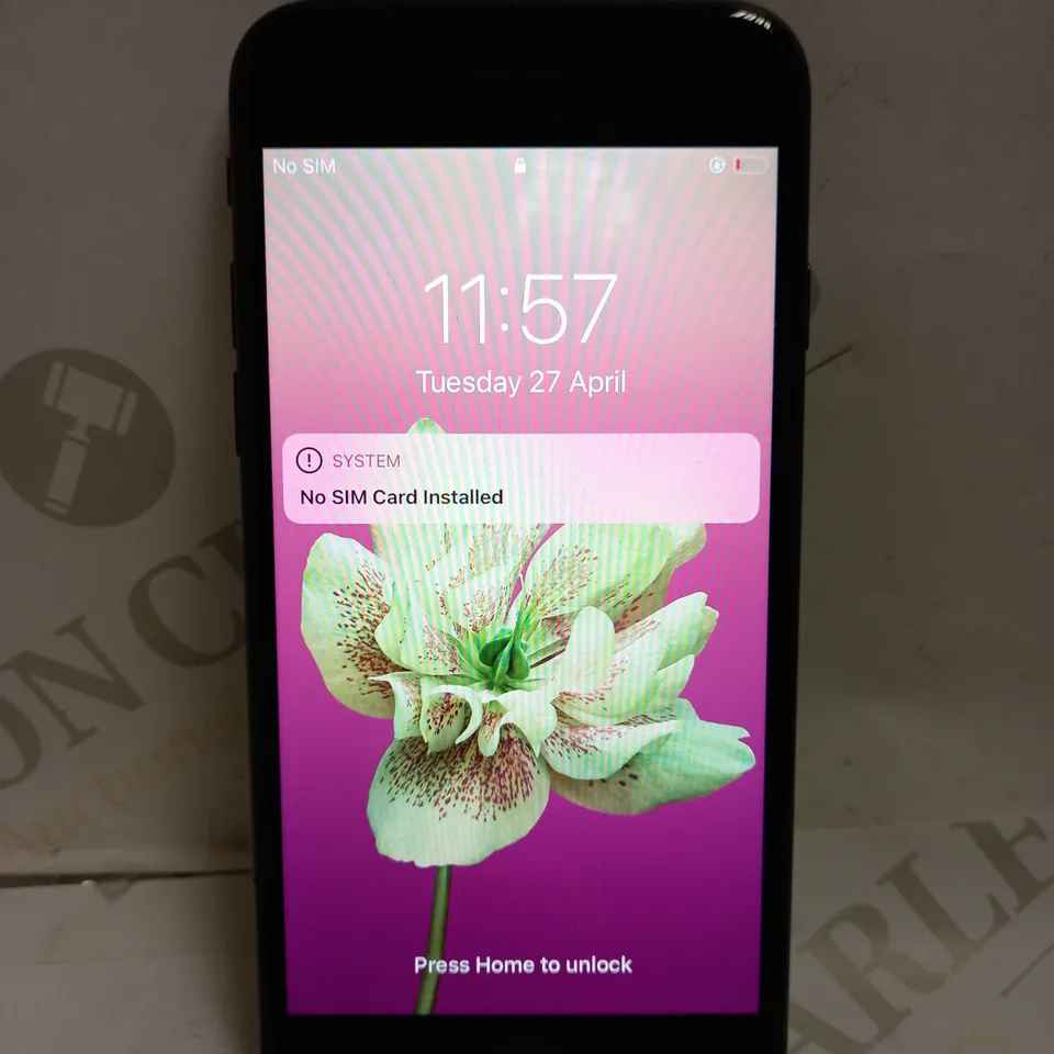 APPLE IPHONE SE IN BLACK
