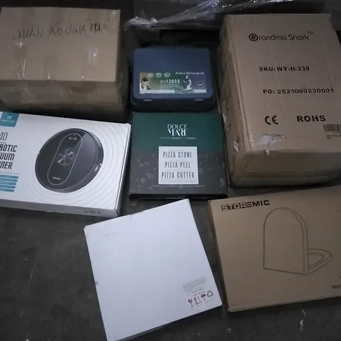 PALLET OF ASSORTED ITEMS INCLUDING DEENKEE ROBOTIC VACUUM CLEANER, STOREMIC TOILET SEAT, GRANDMA SHARK, SLANT-LEG POP-UP CANOPY, ARTMALLE BREAKFAST TRAY, DOLCE MARE PIZZA SET