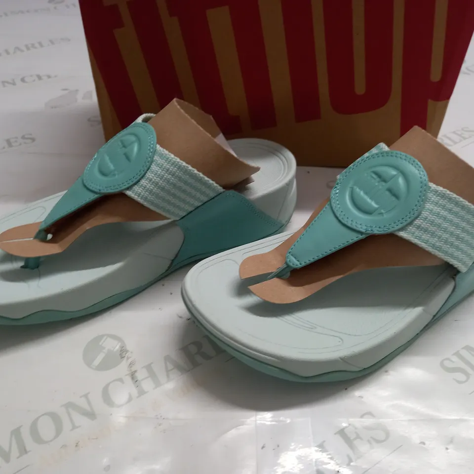 BOXED PAIR OF FLIP FLOP WALKSTAR FINESTRIPE TOE POST SANDALS IN SEA FOAM GREEN - UK 3