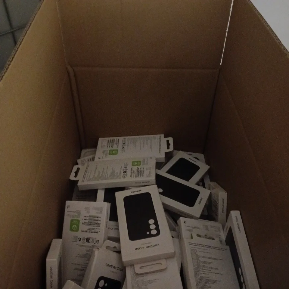 BOX OF APPROXIMATELY 40 LEATHER CASES FOR SAMSUNG GALAXY 23