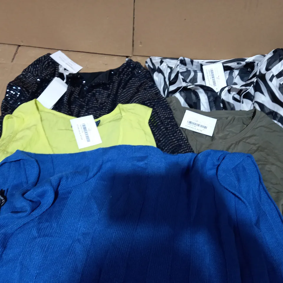 LOT OF 5 MULTICOLOUR TOPS - APPROX. SIZES L/XL