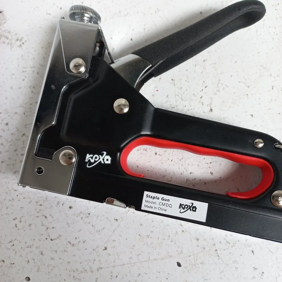 STAPLE GUN CMDQ – MADE IN CHINA