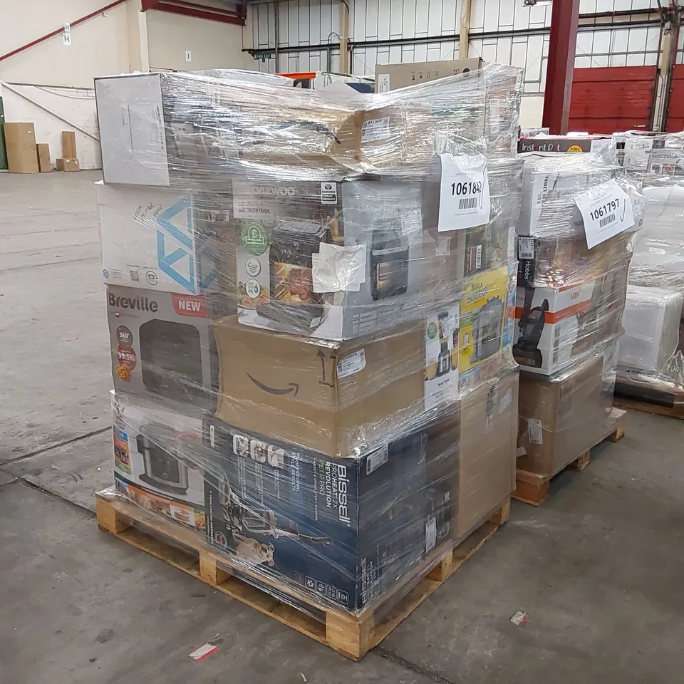 PALLET OF APPROXIMATELY 27 UNPROCESSED RAW RETURN HOUSEHOLD AND ELECTRICAL GOODS TO INCLUDE;