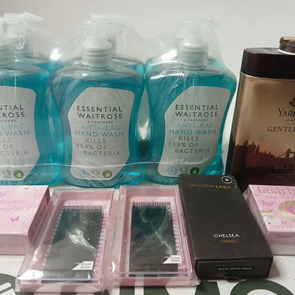 APPROX 12 ASSORTED BEAUTY PRODUCTS TO INCLUDE HAND WASH, YARDLEY TALC, LONDON LASH CHELSEA LASHES, ETC