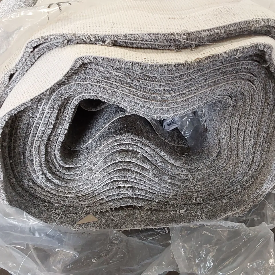 ROLL OF QUALITY CHARM REVIVAL AB CARPET // SIZE: APPROX 4 X 29m