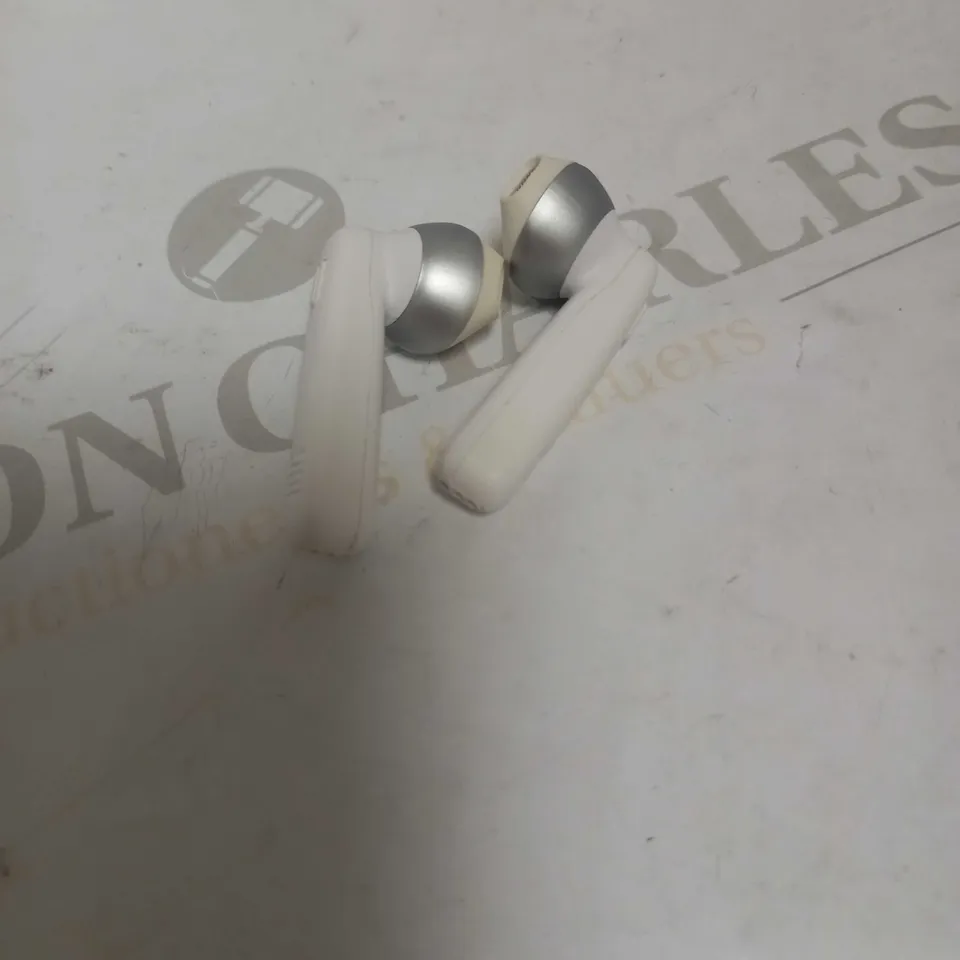 JBL TUNE 220TWS - TRULY WIRELESS, IN-EAR BLUETOOTH HEADPHONES