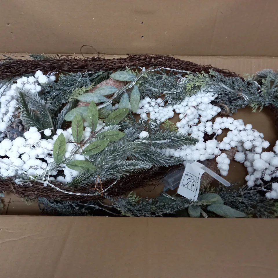 6FT WHITE BERRY PRE-LIT GARLAND  RRP £24.99