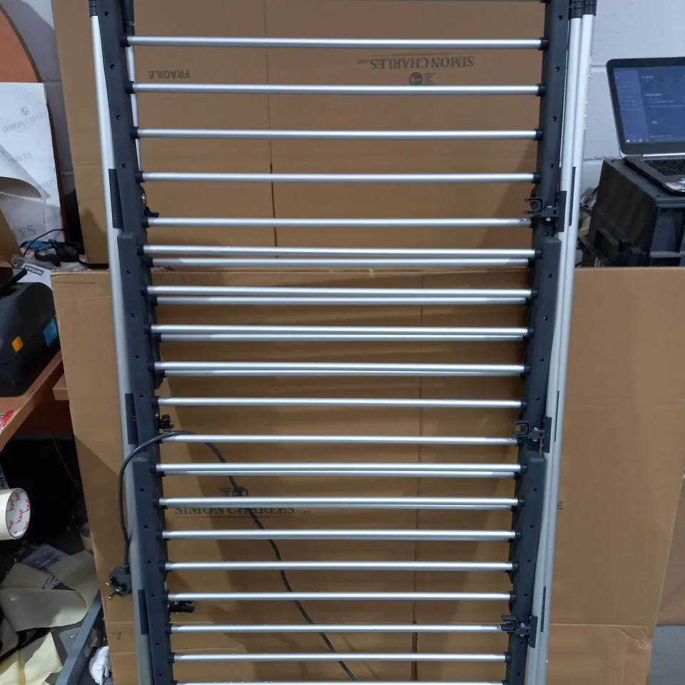 BLACK AND DECKER 3 TIER HEATED AIRER 300W 