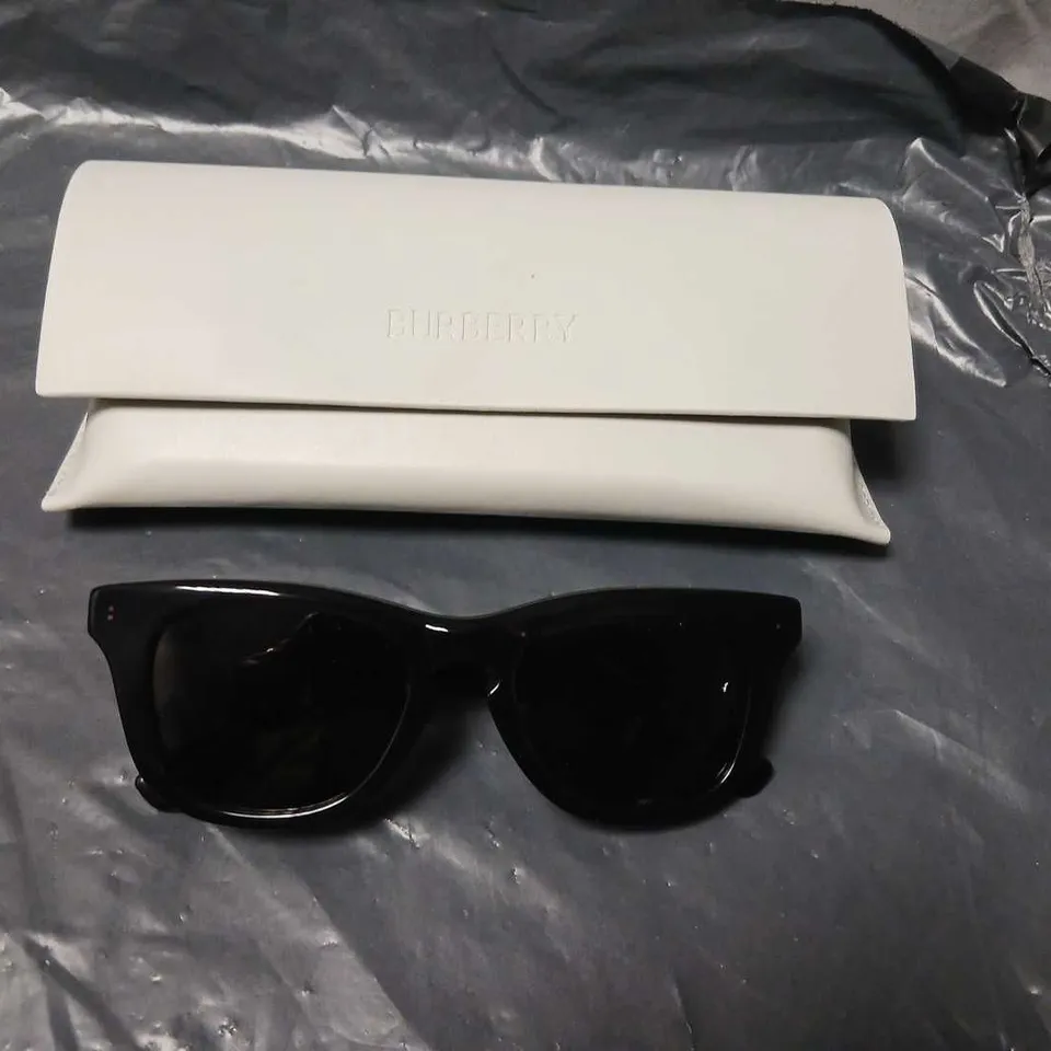 BURBERRY SUNGLASSES WITH WHITE CASE