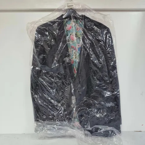 APPROXIMATELY 11 WILLIAM HUNT FLANNEL SUIT JACKETS LONG IN NAVY IN VARIOUS SIZES