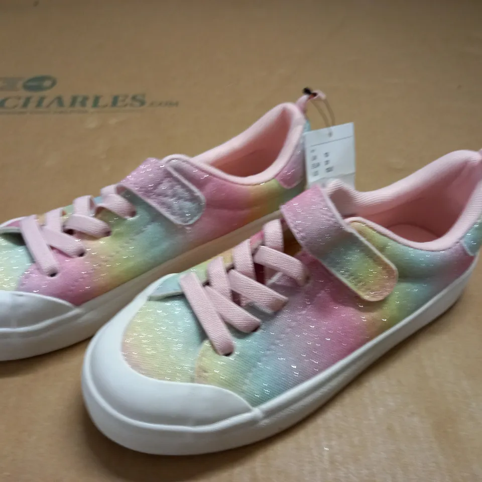 H&M PUMPS IN GLITTER MULTI - UK 13