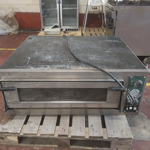 HOSTEK COMMERCIAL PIZZA OVEN